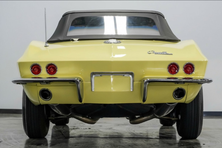 1965 Chevrolet Corvette Convertible L78 thumbnail 21