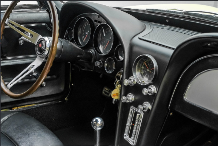 1965 Chevrolet Corvette Convertible L78 thumbnail 25