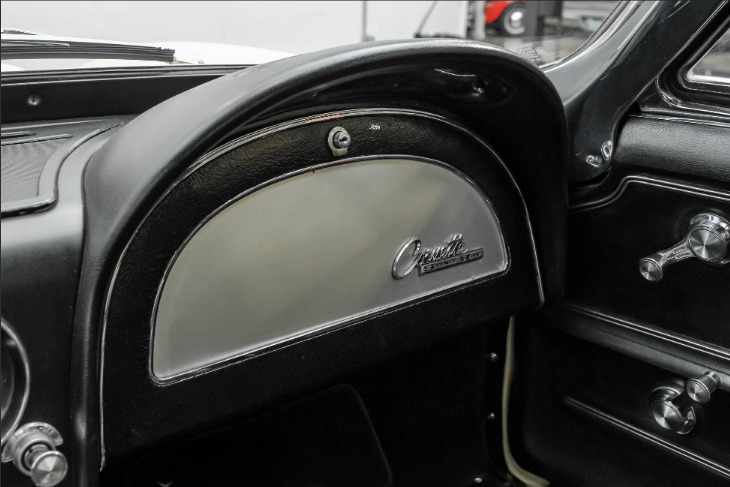 1965 Chevrolet Corvette Convertible L78 thumbnail 29