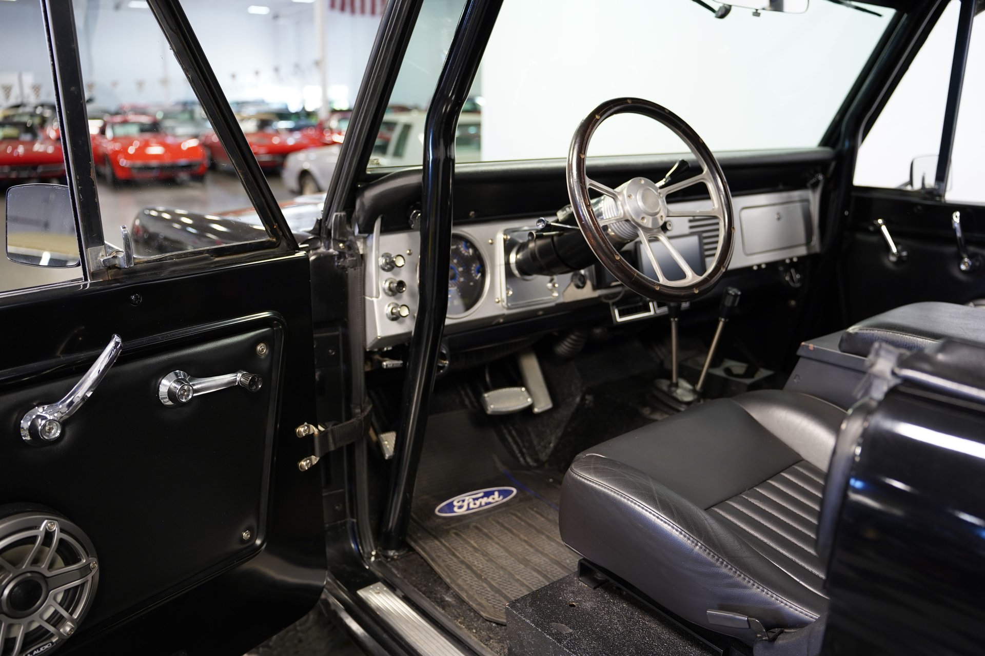 1966 Ford Bronco 4x4 Restomod thumbnail 2