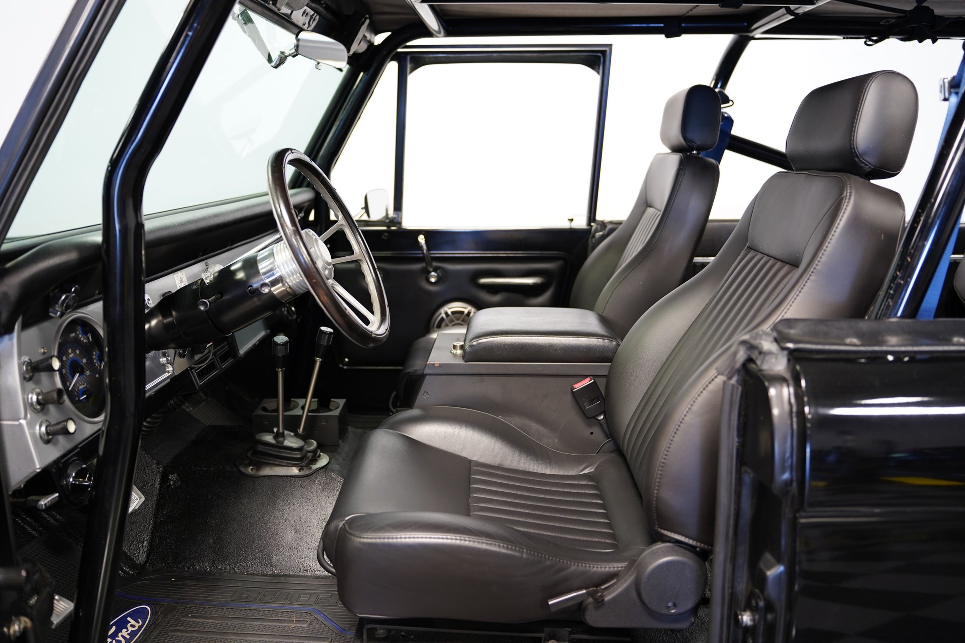 1966 Ford Bronco 4x4 Restomod thumbnail 15