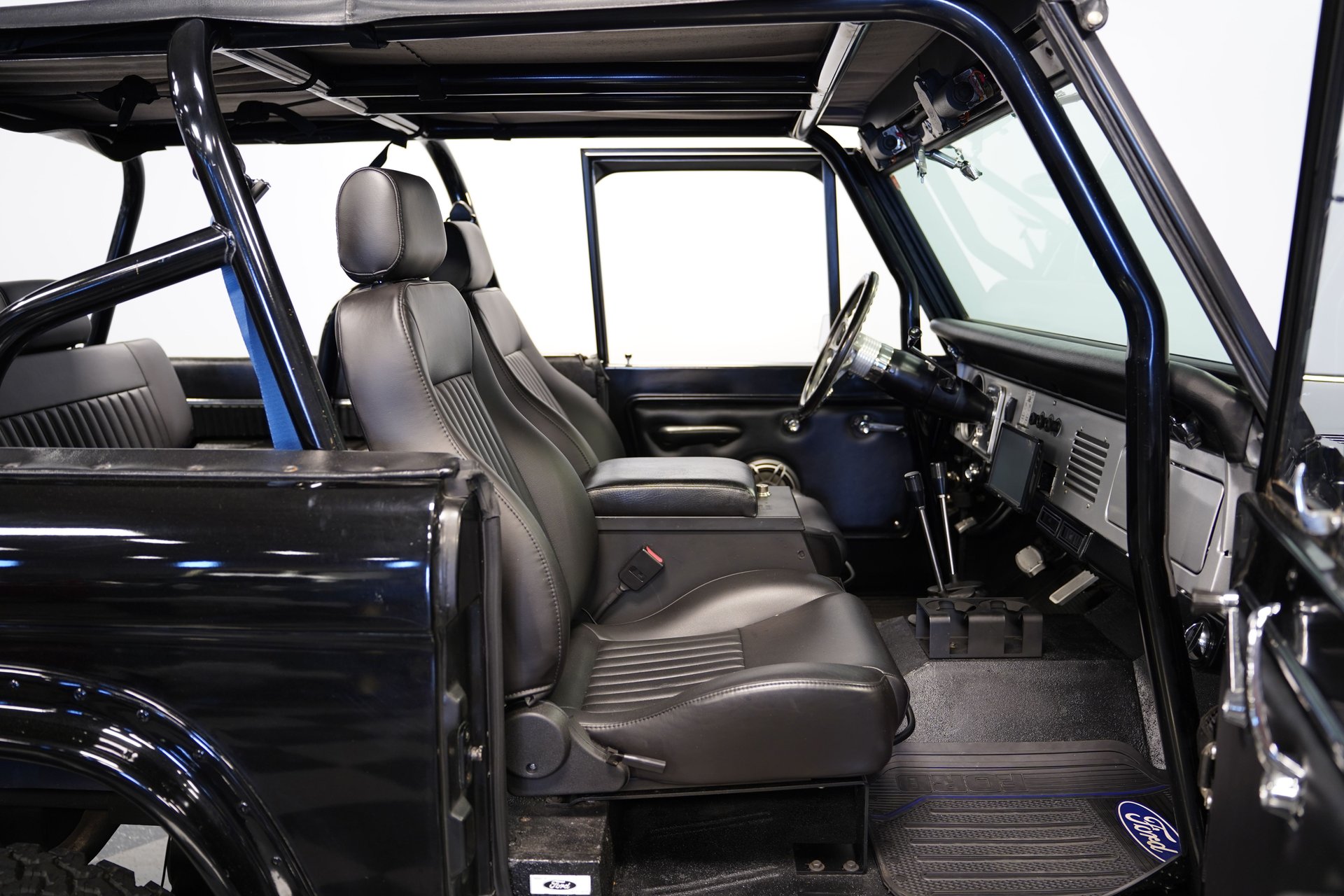 1966 Ford Bronco 4x4 Restomod thumbnail 22