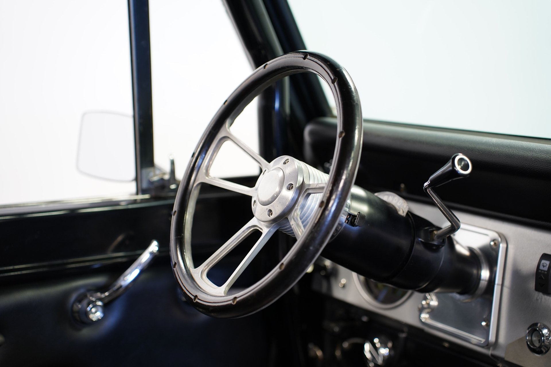 1966 Ford Bronco 4x4 Restomod thumbnail 24