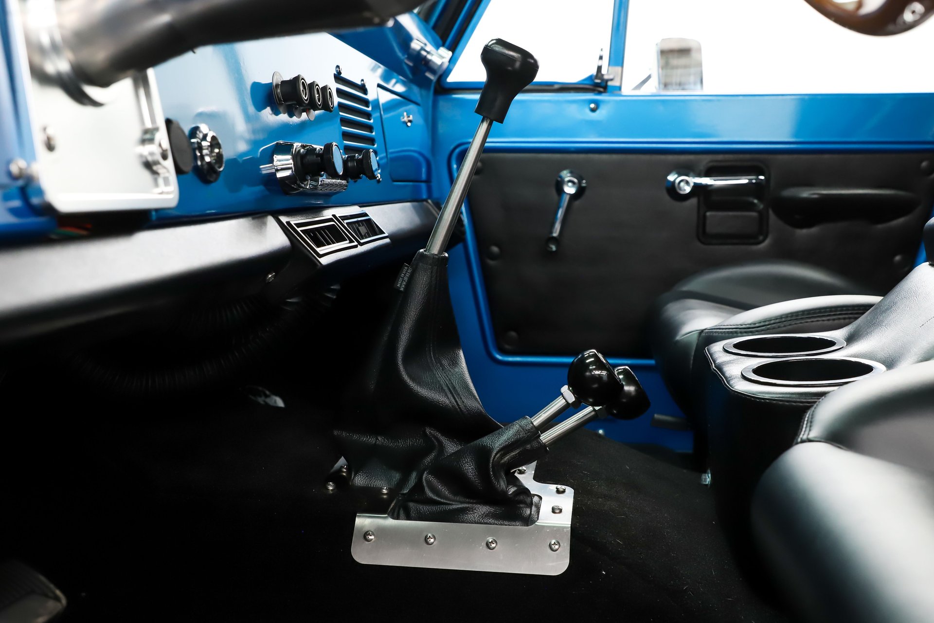 1966 Ford Bronco Custom thumbnail 33