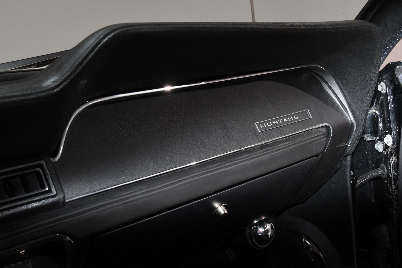 1967 Ford Mustang thumbnail 56