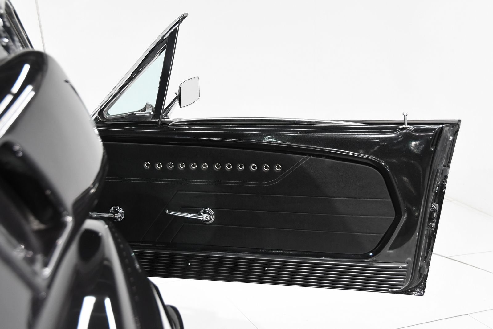 1967 Ford Mustang thumbnail 57