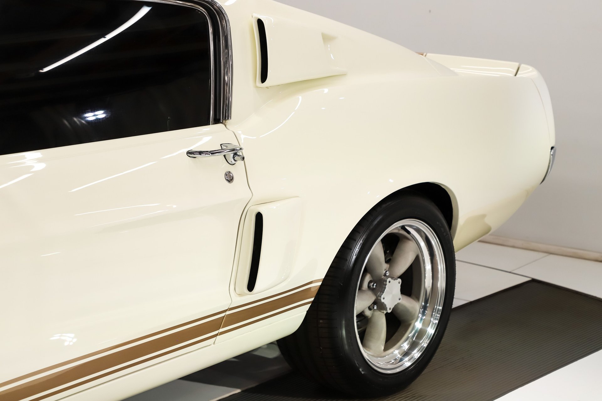 1967 Ford Mustang Restomod thumbnail 18