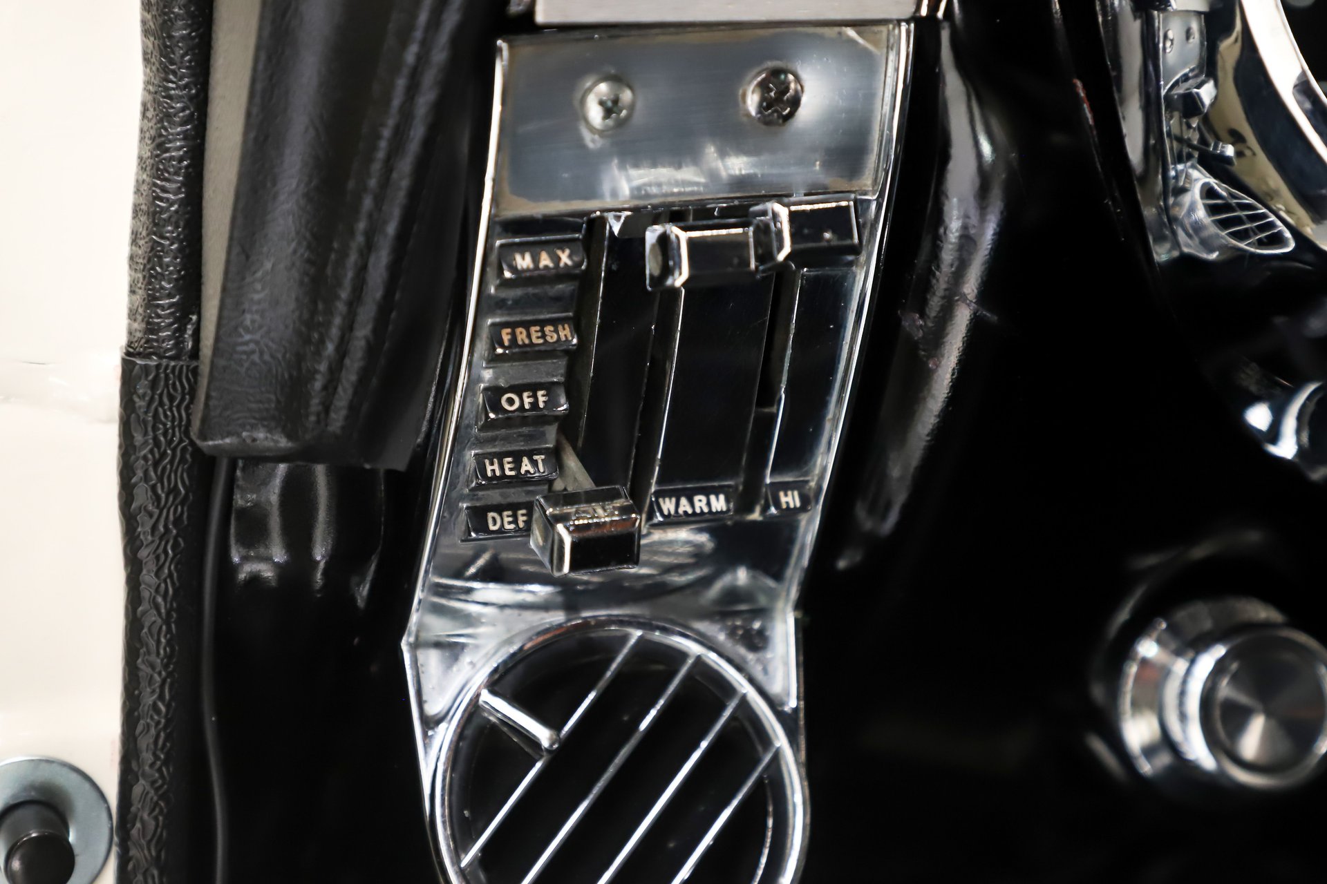 1967 Ford Mustang Restomod thumbnail 23