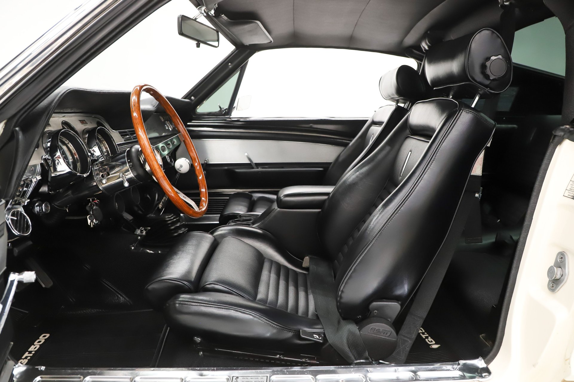 1967 Ford Mustang Restomod thumbnail 30