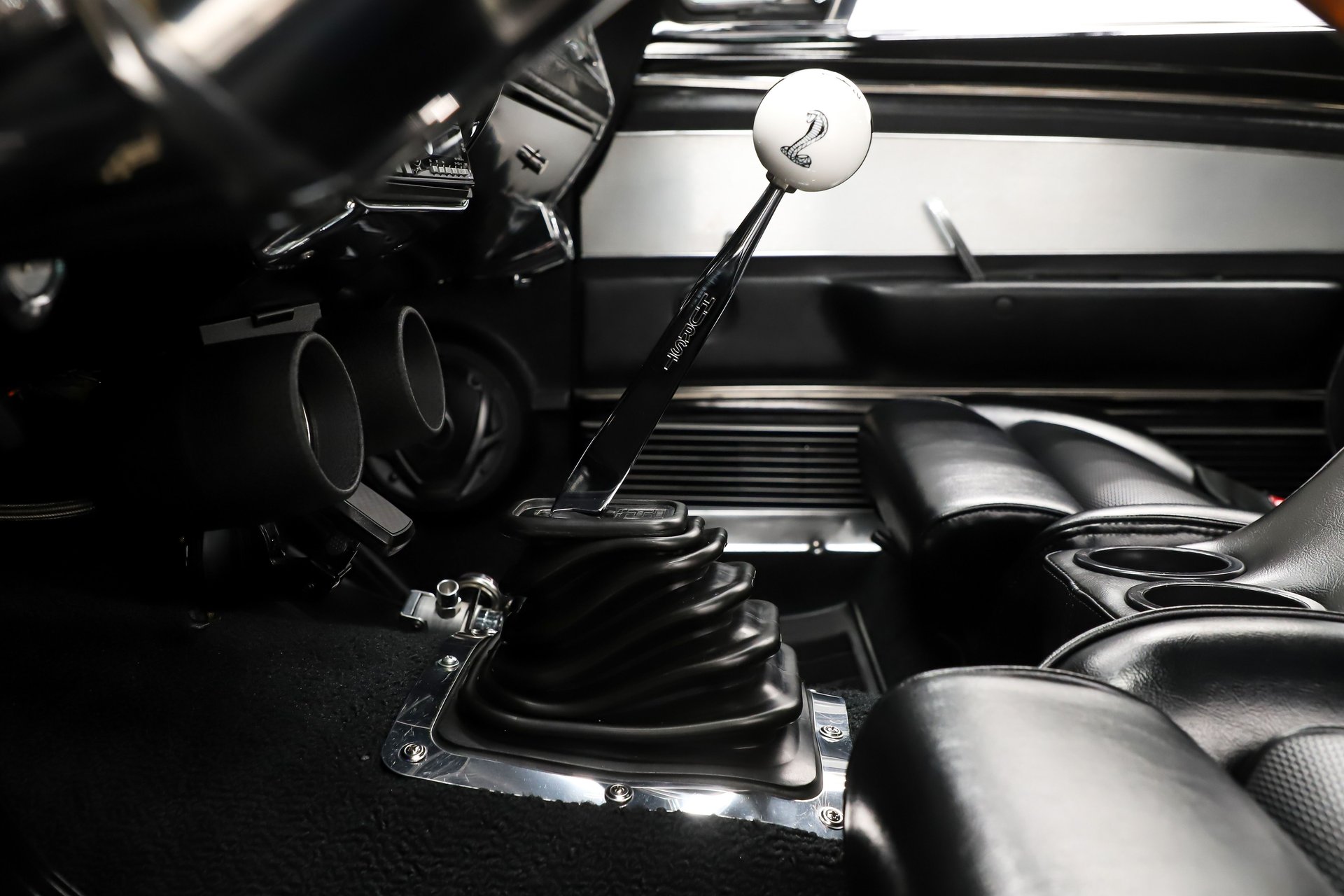 1967 Ford Mustang Restomod thumbnail 32
