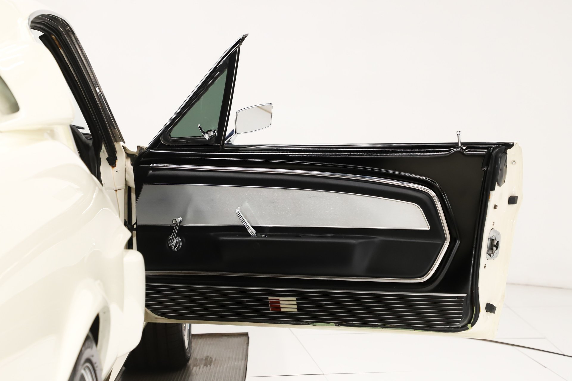 1967 Ford Mustang Restomod thumbnail 38
