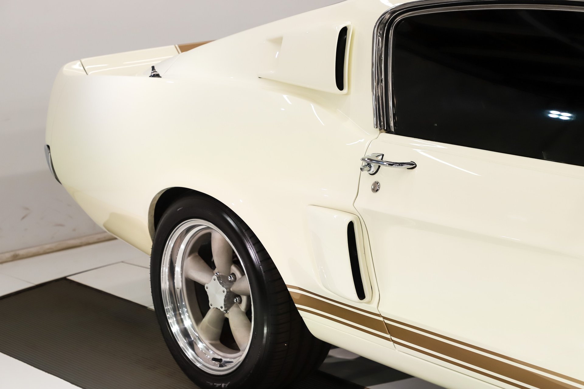 1967 Ford Mustang Restomod thumbnail 56