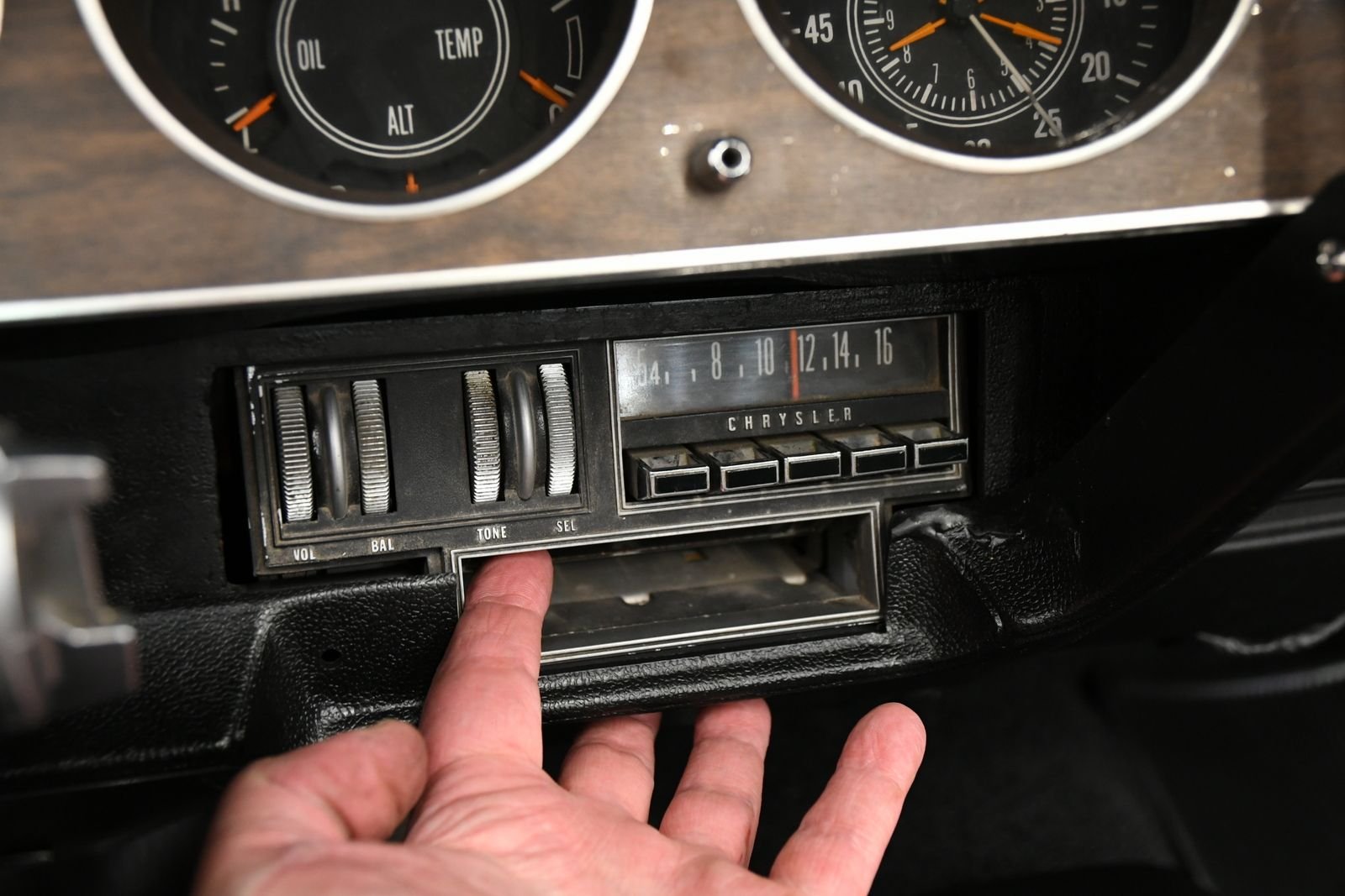 1970 Dodge Challenger R/T thumbnail 69