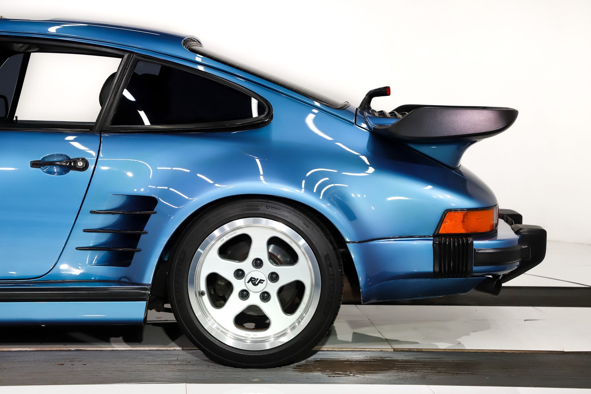 1974 Porsche 911 thumbnail 40